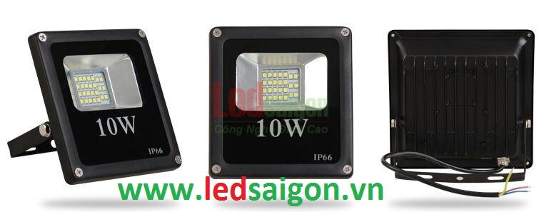 Đèn led pha sử dụng cho sân bóng đá mini