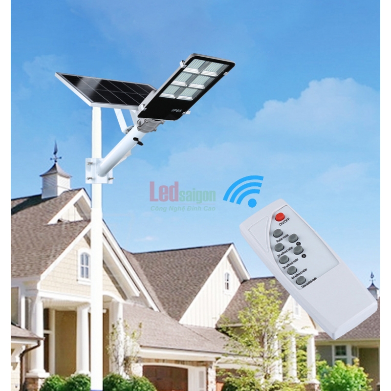 ĐÈN ĐƯỜNG NLMT BÀN CHẢI 500W