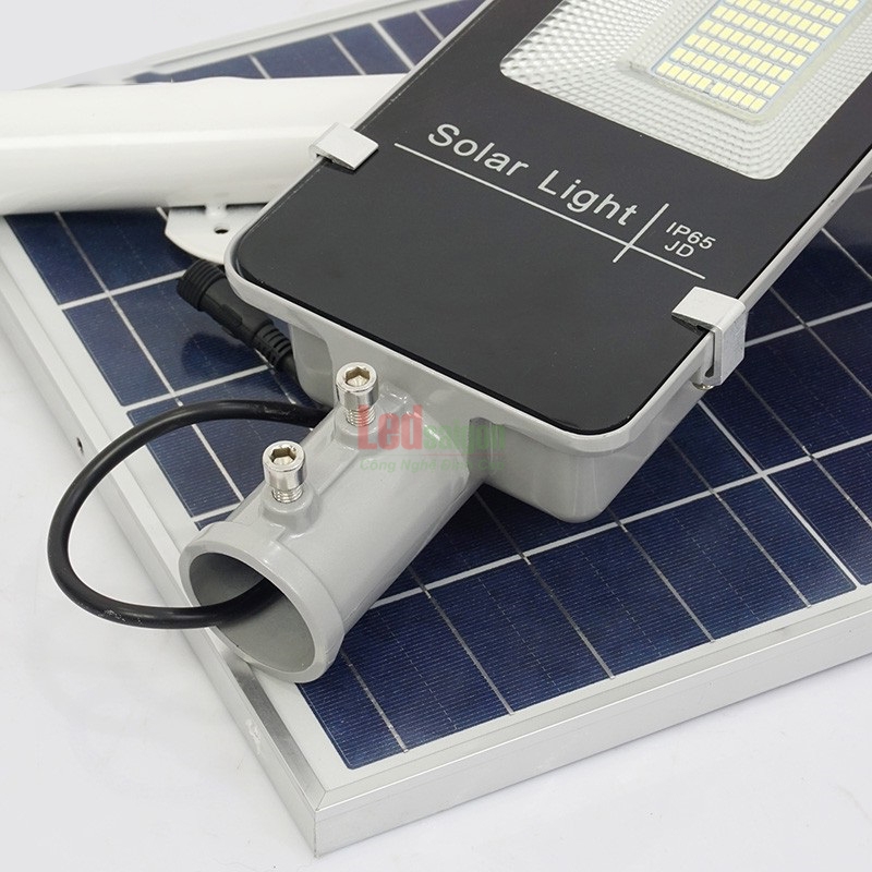 ĐÈN ĐƯỜNG NLMT 50W JD-6650