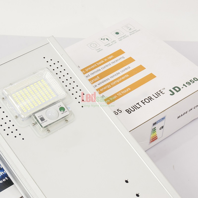 ĐÈN ĐƯỜNG NLMT 50W JD-1950