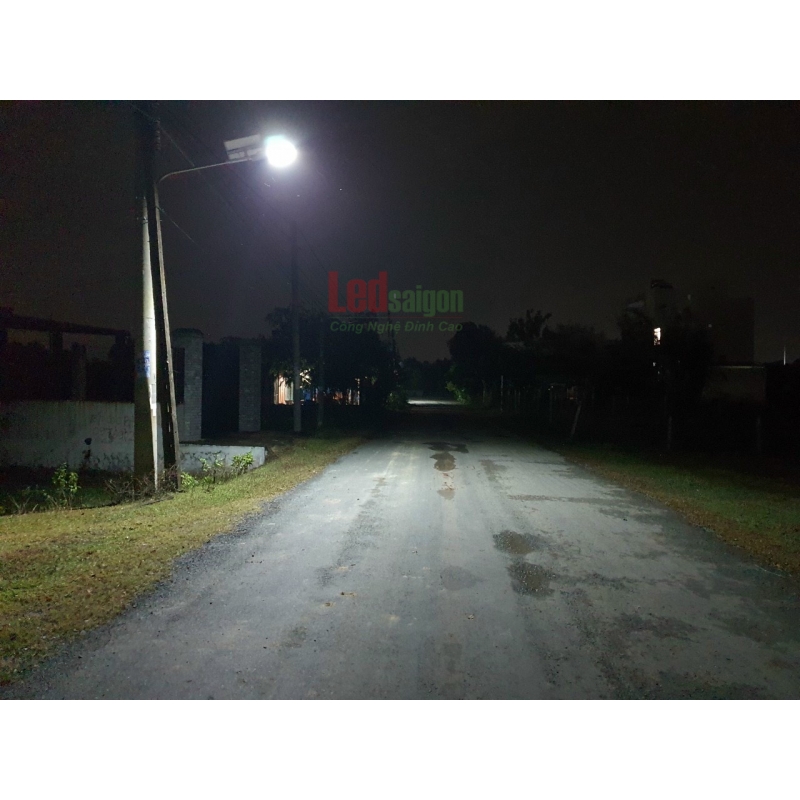 ĐÈN ĐƯỜNG NLMT KB 300W 