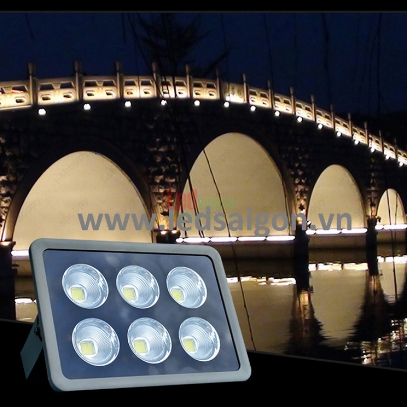 Đèn Pha LED Ly 300WX