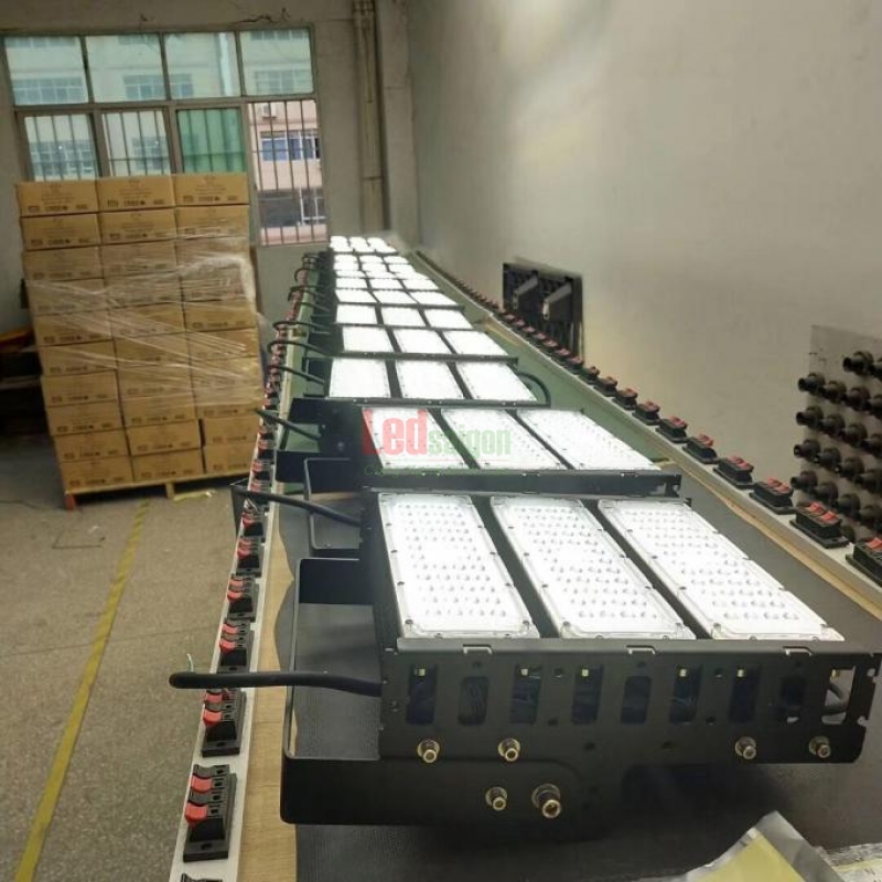 Đèn Pha Philips 100W 3 Module