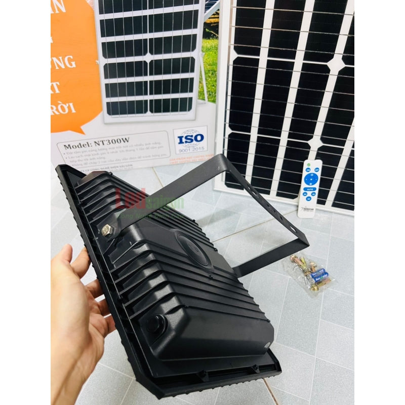 ĐÈN PHA NLMT NEWSTAR 300W