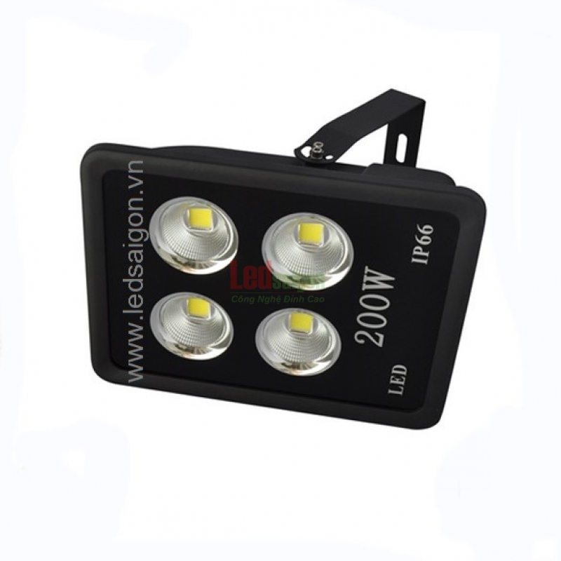 Đèn Pha Led 200W Chiếu Xa