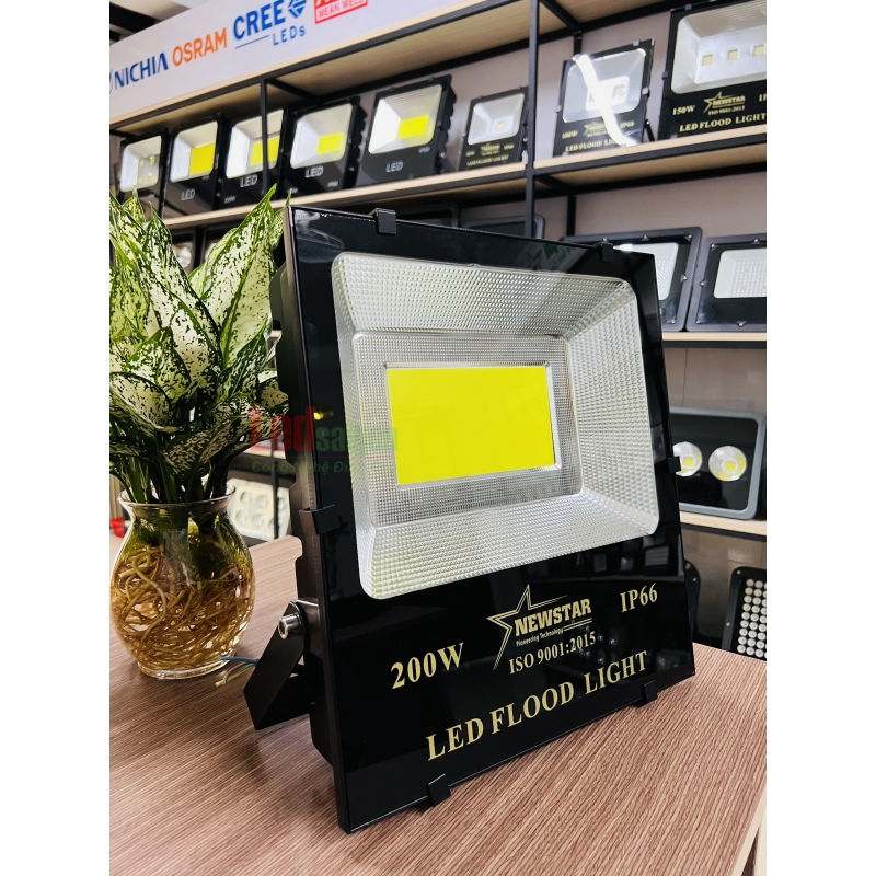 ĐÈN PHA LED NEWSTAR 200W